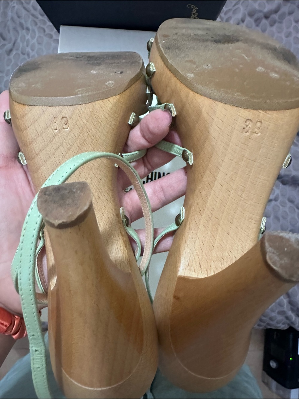 Moschino Green Bow Leather Wood Sandals Sz 9 39 - Picture 5 of 6